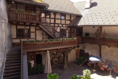 02-schattenburg-InnenhofDSC03368